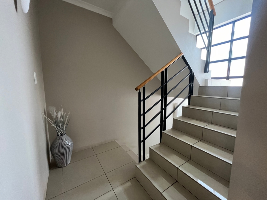 To Let 3 Bedroom Property for Rent in Atholl Gauteng
