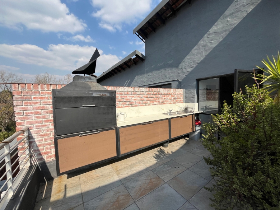 To Let 3 Bedroom Property for Rent in Atholl Gauteng