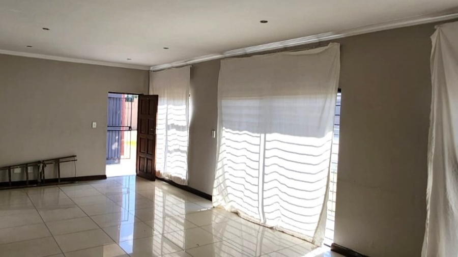 12 Bedroom Property for Sale in Winchester Hills Gauteng