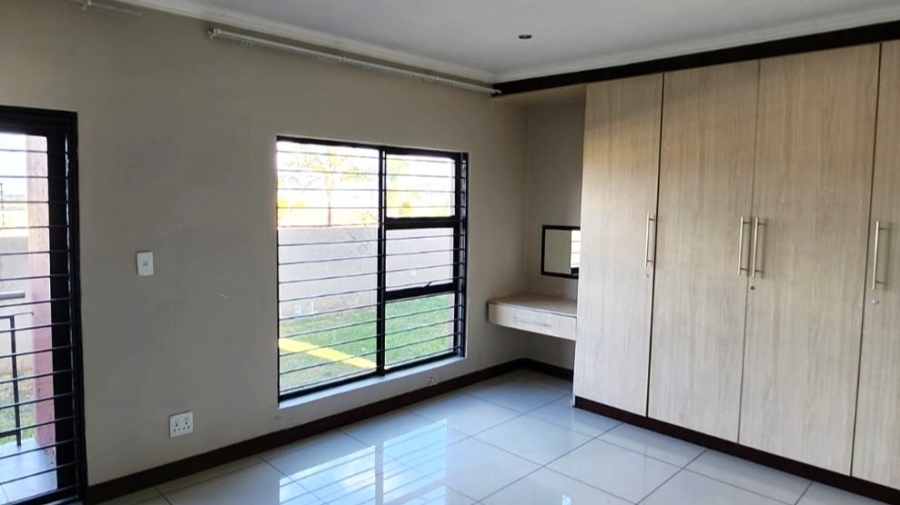 12 Bedroom Property for Sale in Winchester Hills Gauteng