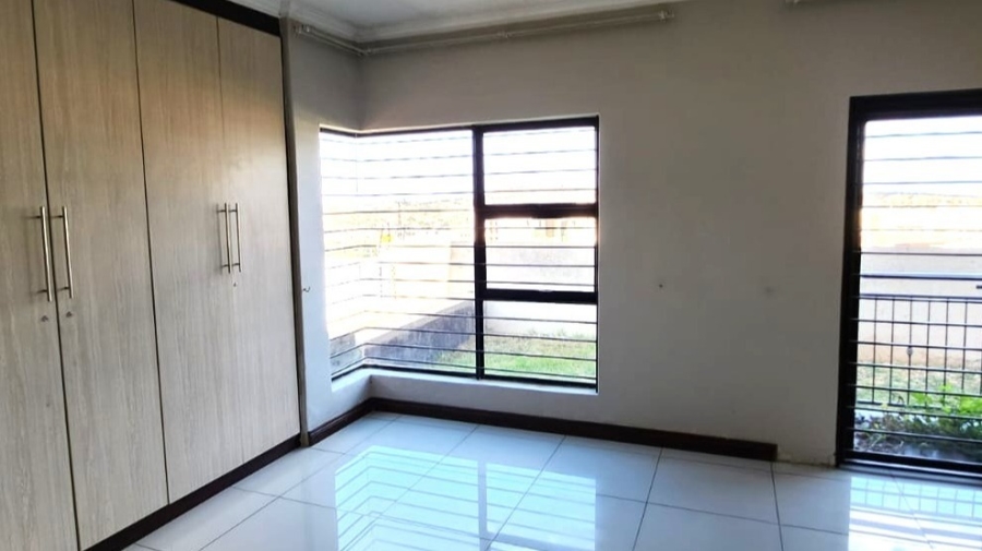 12 Bedroom Property for Sale in Winchester Hills Gauteng