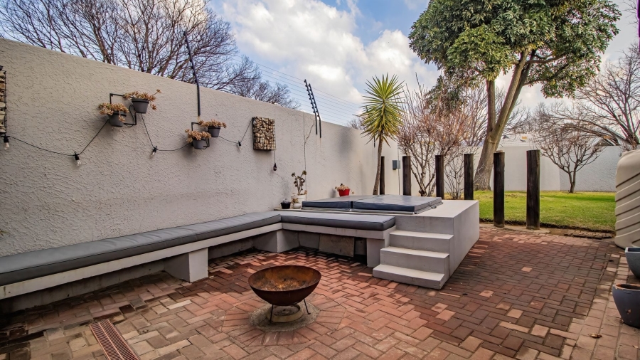 4 Bedroom Property for Sale in Farrarmere Gauteng