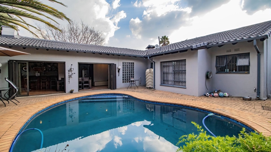 4 Bedroom Property for Sale in Farrarmere Gauteng