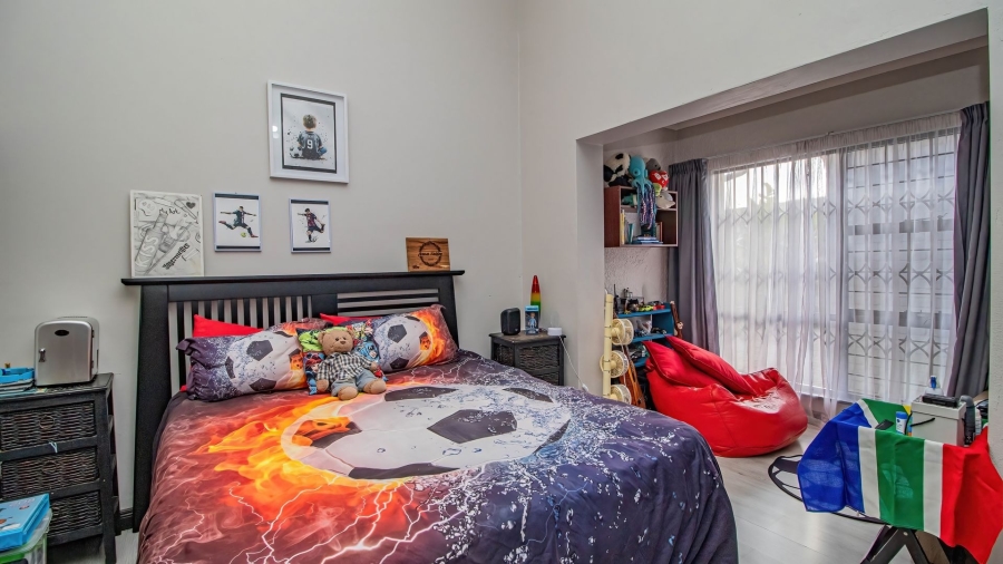 4 Bedroom Property for Sale in Farrarmere Gauteng