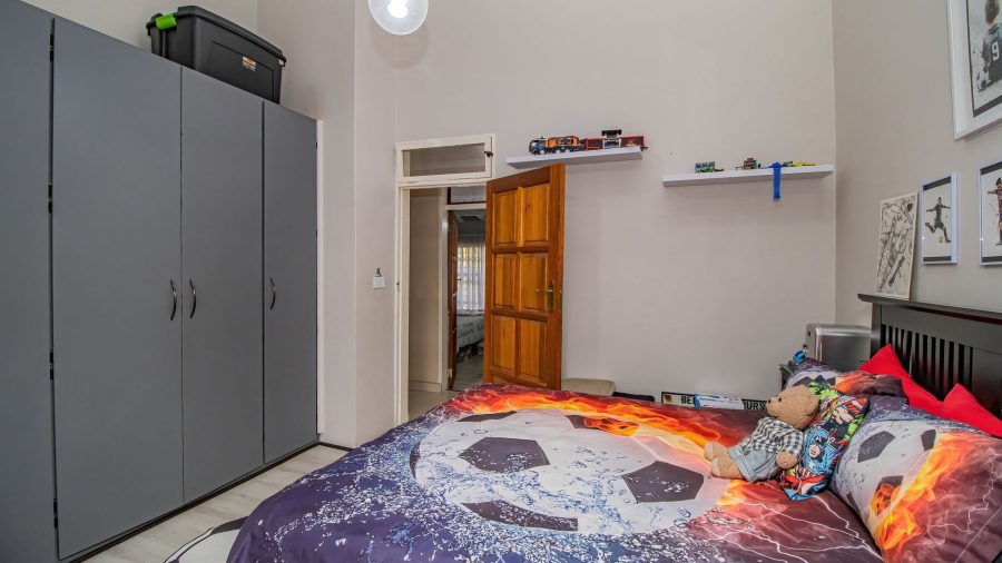 4 Bedroom Property for Sale in Farrarmere Gauteng