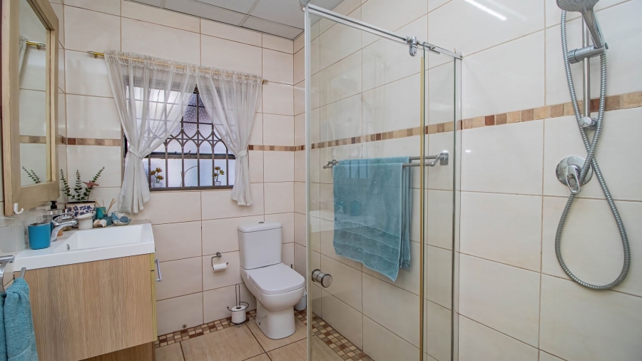 4 Bedroom Property for Sale in Farrarmere Gauteng