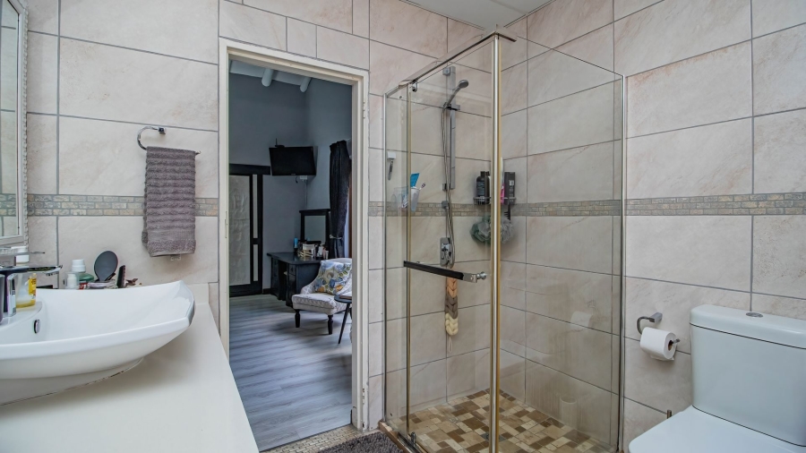 4 Bedroom Property for Sale in Farrarmere Gauteng