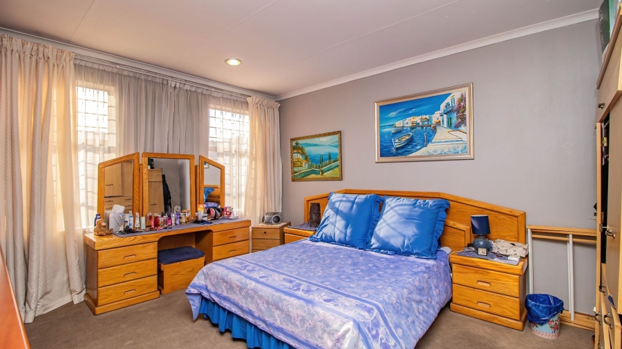 4 Bedroom Property for Sale in Farrarmere Gauteng