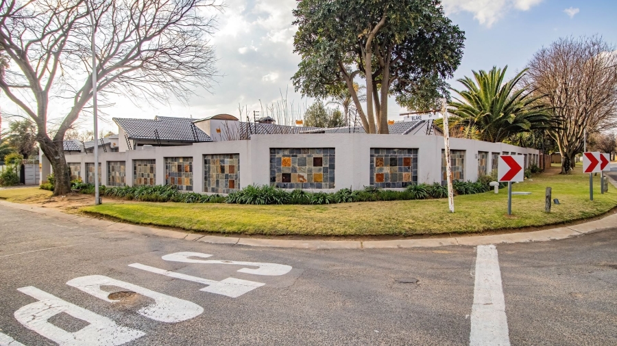4 Bedroom Property for Sale in Farrarmere Gauteng