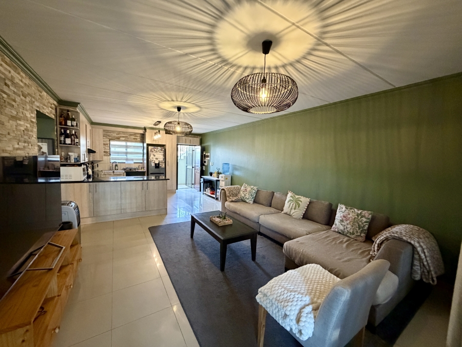 3 Bedroom Property for Sale in Barbeque Downs Gauteng