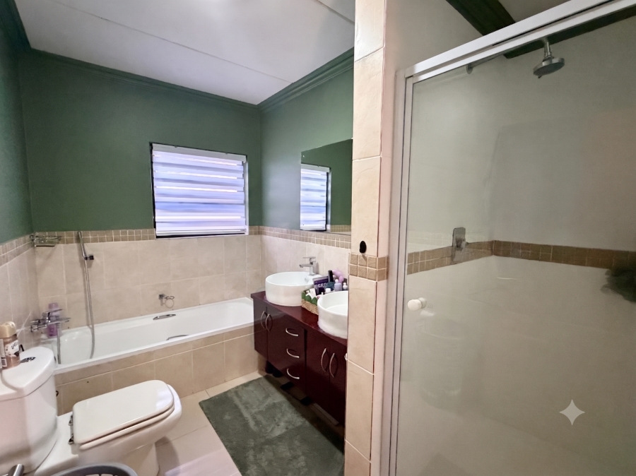 3 Bedroom Property for Sale in Barbeque Downs Gauteng