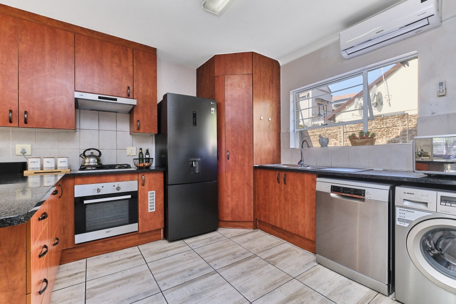 3 Bedroom Property for Sale in Barbeque Downs Gauteng