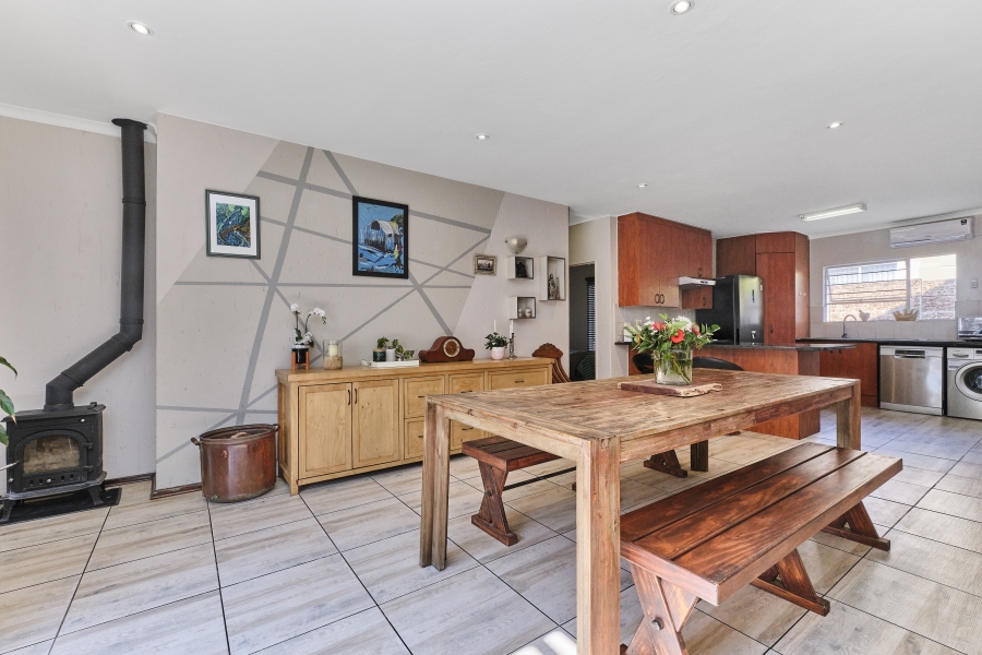 3 Bedroom Property for Sale in Barbeque Downs Gauteng