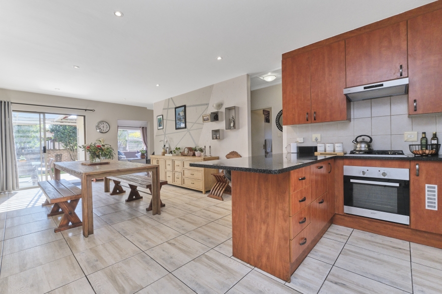 3 Bedroom Property for Sale in Barbeque Downs Gauteng