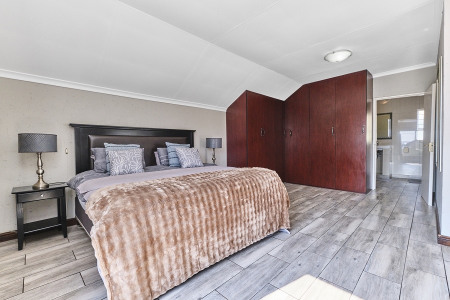 3 Bedroom Property for Sale in Barbeque Downs Gauteng