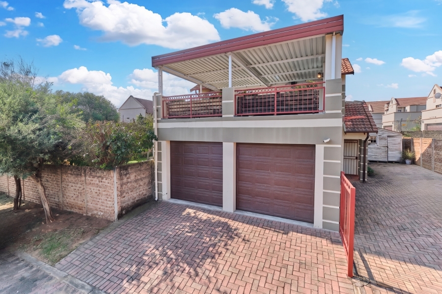 3 Bedroom Property for Sale in Barbeque Downs Gauteng