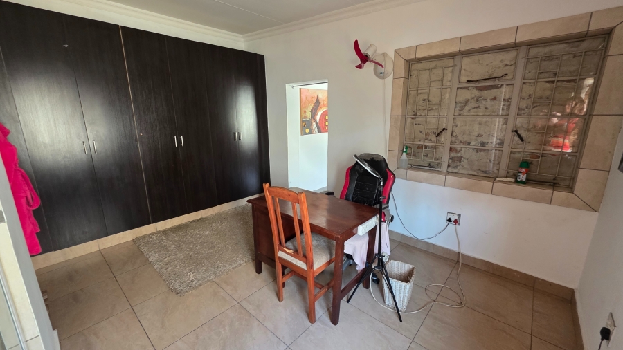1 Bedroom Property for Sale in Eloffsdal Gauteng