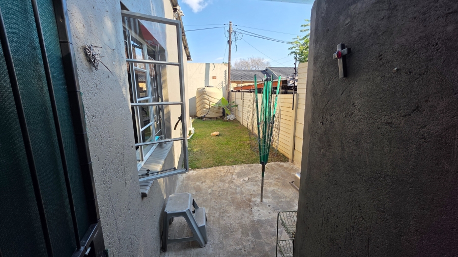 1 Bedroom Property for Sale in Eloffsdal Gauteng