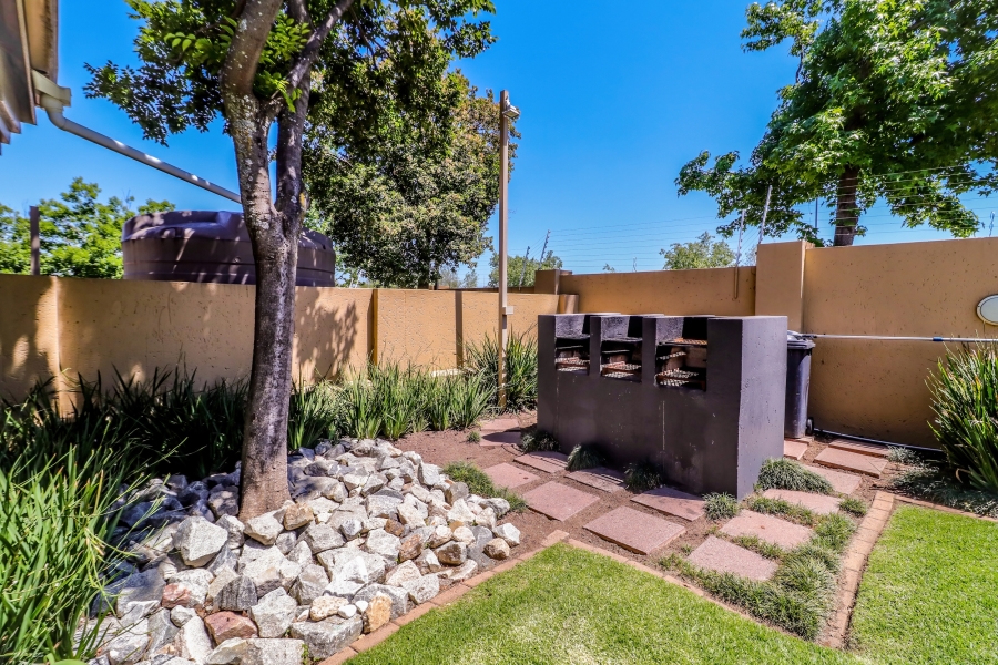 To Let 1 Bedroom Property for Rent in Sunninghill Gauteng