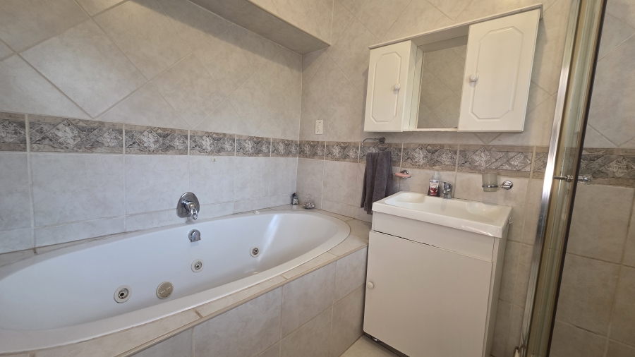 6 Bedroom Property for Sale in Lynnwood Ridge Gauteng