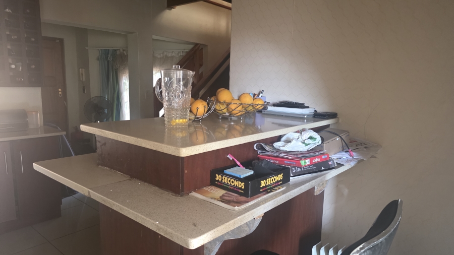 5 Bedroom Property for Sale in Garsfontein Gauteng