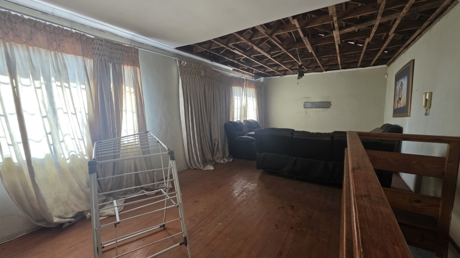 5 Bedroom Property for Sale in Garsfontein Gauteng