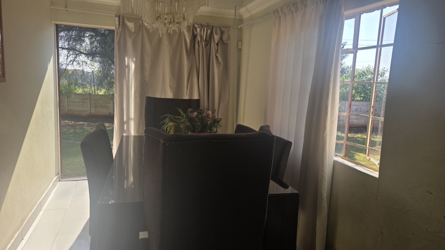 5 Bedroom Property for Sale in Garsfontein Gauteng
