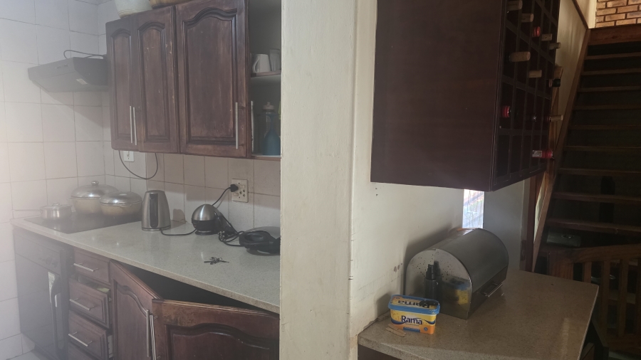5 Bedroom Property for Sale in Garsfontein Gauteng