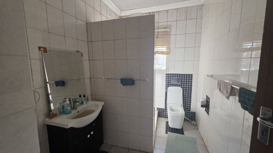 5 Bedroom Property for Sale in Garsfontein Gauteng