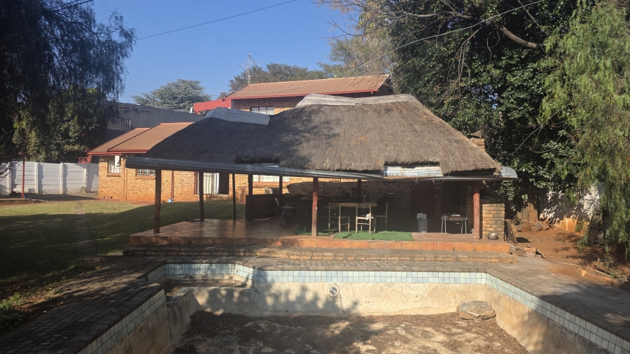 5 Bedroom Property for Sale in Garsfontein Gauteng