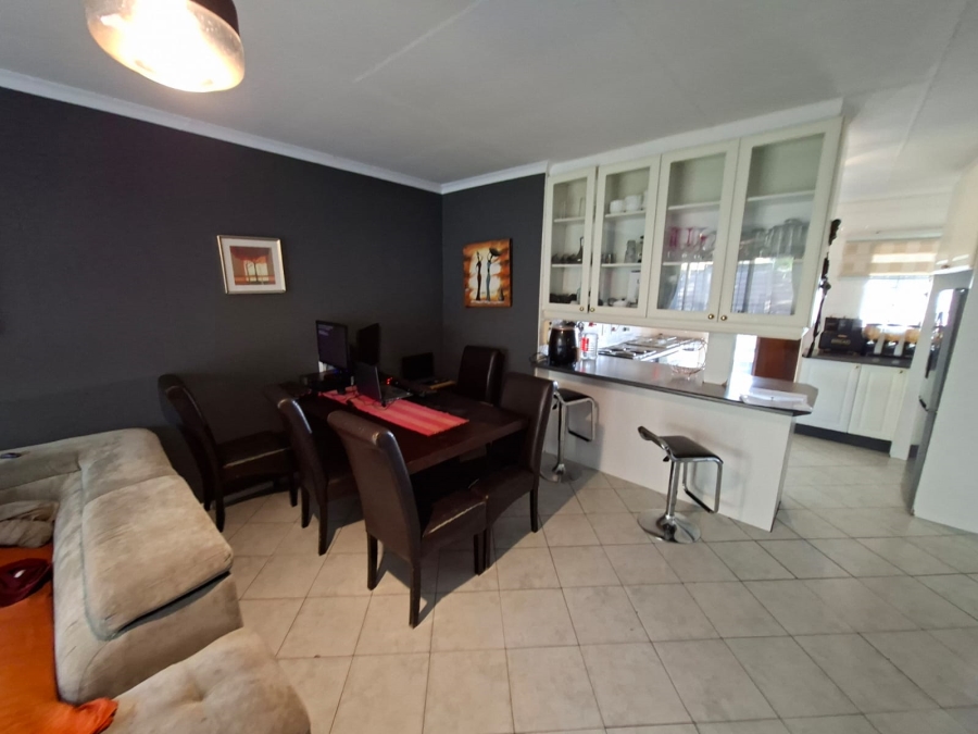 4 Bedroom Property for Sale in Halfway Gardens Gauteng