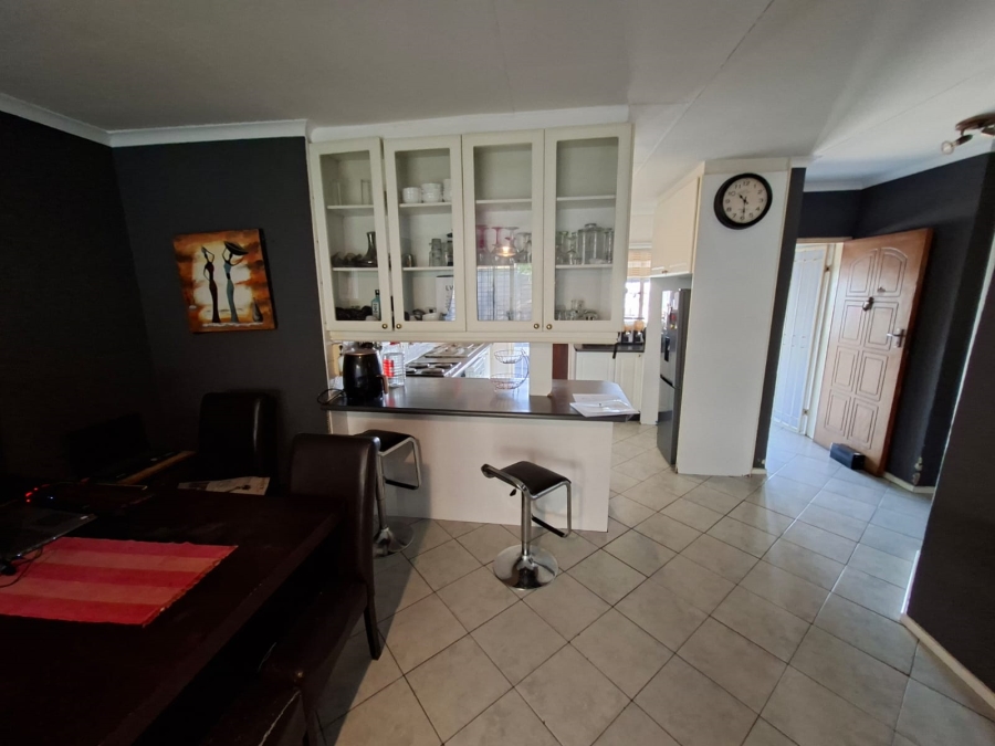 4 Bedroom Property for Sale in Halfway Gardens Gauteng