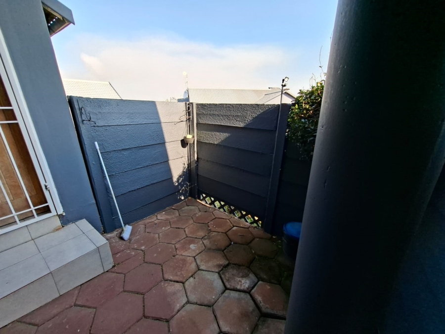 4 Bedroom Property for Sale in Halfway Gardens Gauteng
