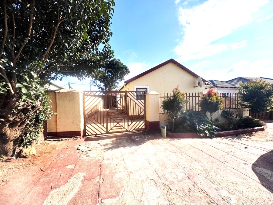 2 Bedroom Property for Sale in Vosloorus Gauteng