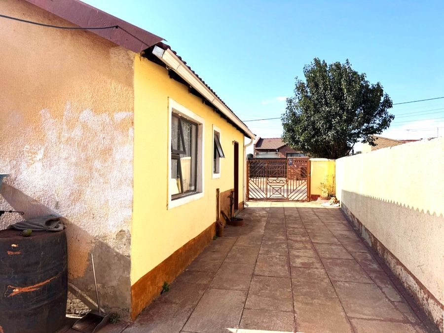 2 Bedroom Property for Sale in Vosloorus Gauteng
