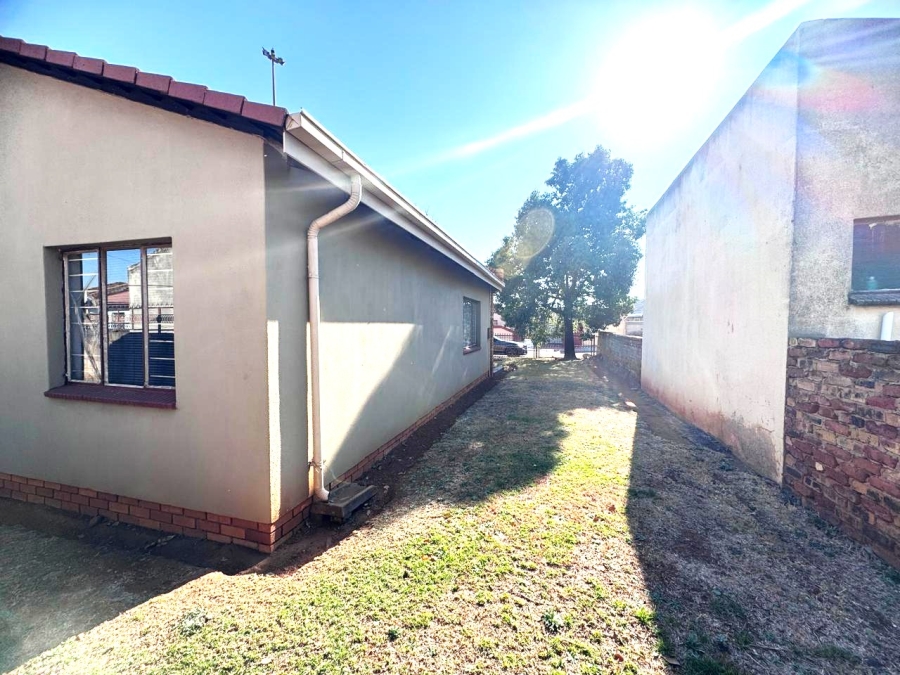 2 Bedroom Property for Sale in Vosloorus Gauteng