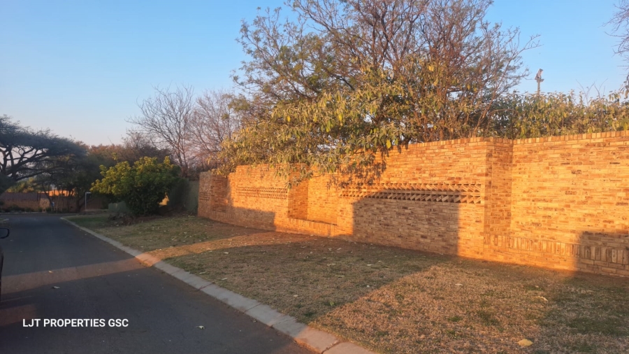0 Bedroom Property for Sale in Ruimsig A H Gauteng