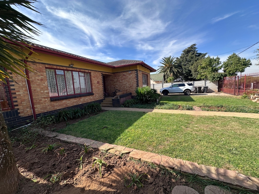 4 Bedroom Property for Sale in Discovery Gauteng