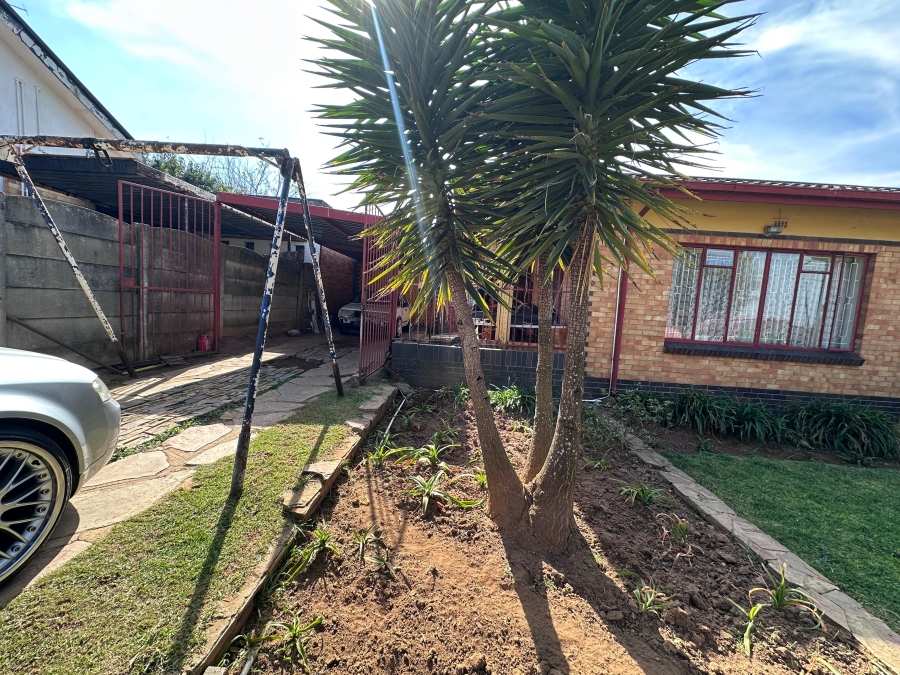 4 Bedroom Property for Sale in Discovery Gauteng