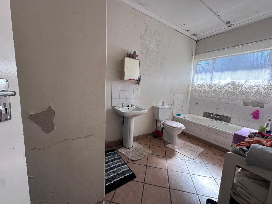 4 Bedroom Property for Sale in Discovery Gauteng