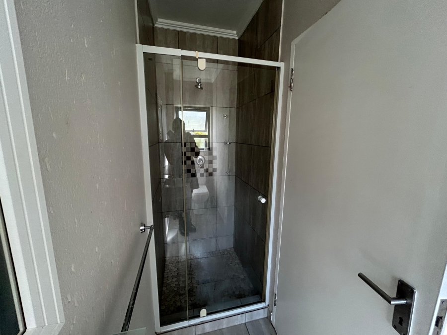To Let 2 Bedroom Property for Rent in Lonehill Gauteng