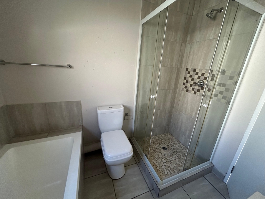 To Let 2 Bedroom Property for Rent in Lonehill Gauteng