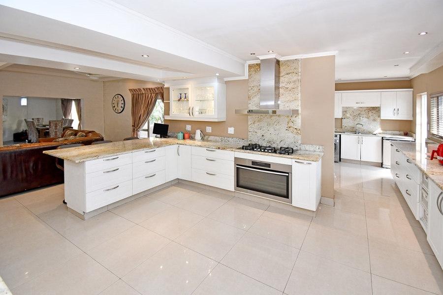 5 Bedroom Property for Sale in Bryanston Gauteng
