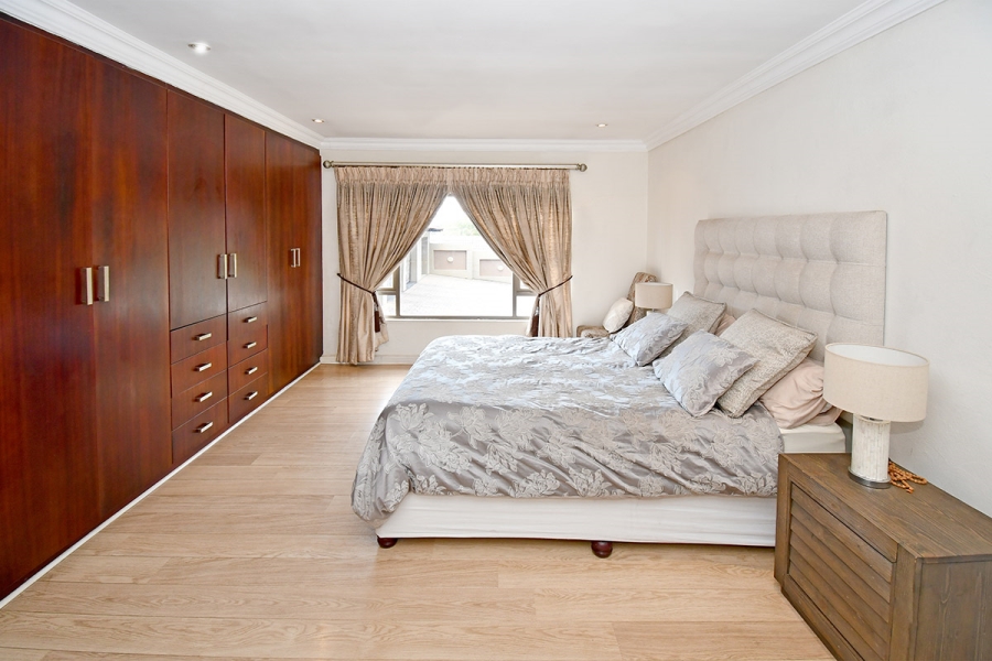 5 Bedroom Property for Sale in Bryanston Gauteng