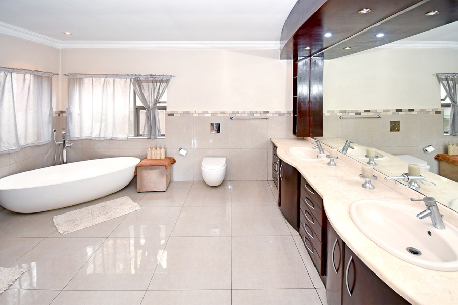 5 Bedroom Property for Sale in Bryanston Gauteng