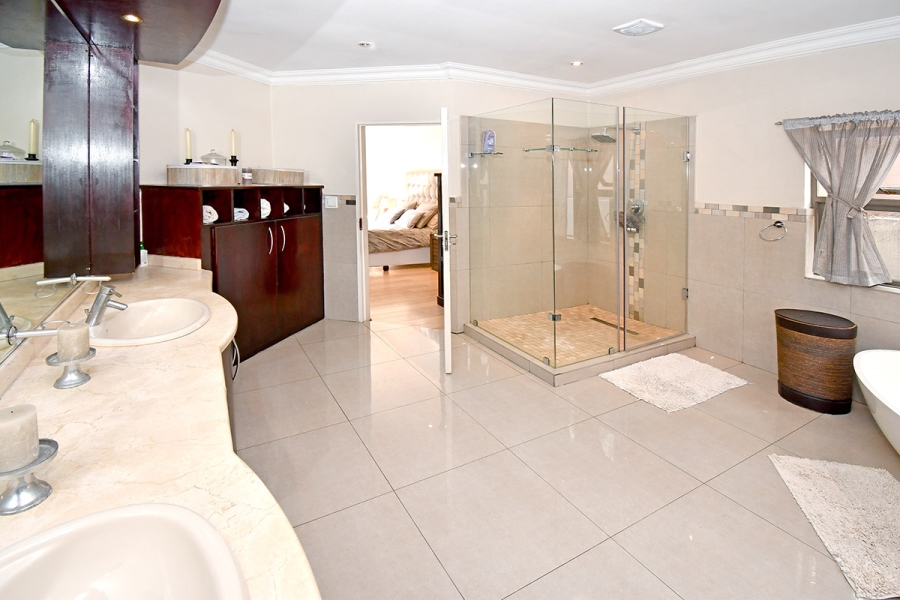 5 Bedroom Property for Sale in Bryanston Gauteng