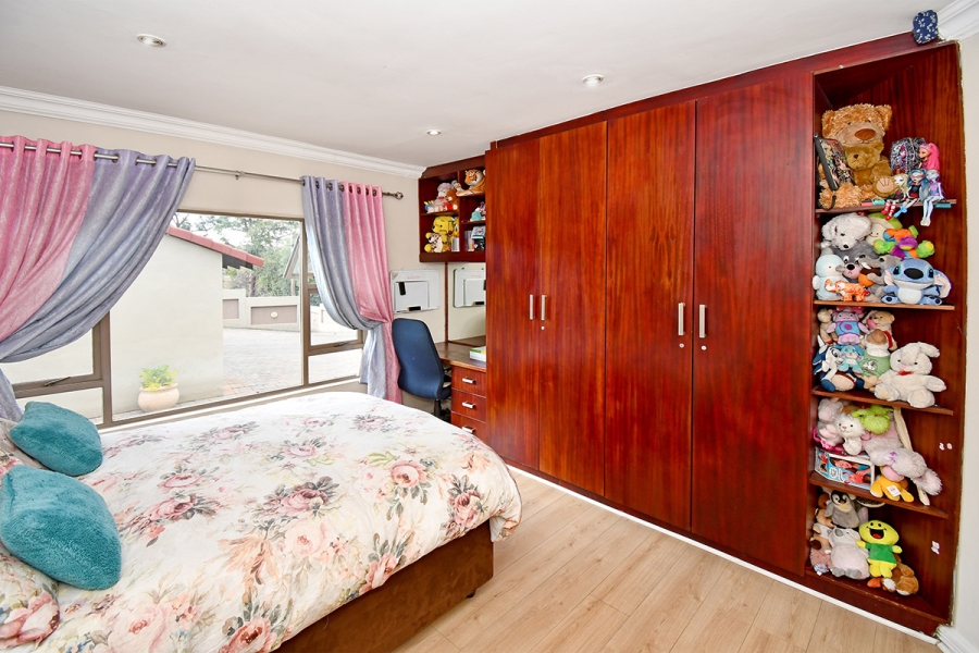 5 Bedroom Property for Sale in Bryanston Gauteng