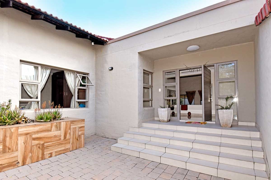 5 Bedroom Property for Sale in Bryanston Gauteng