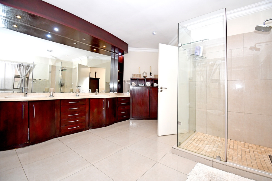 5 Bedroom Property for Sale in Bryanston Gauteng