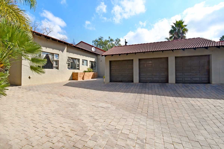 5 Bedroom Property for Sale in Bryanston Gauteng
